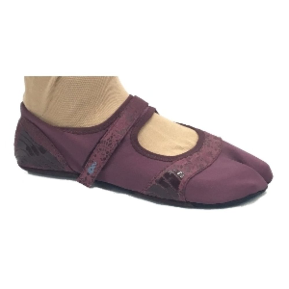 Ahnu Women's In Studi-om Yoga Shoe (XS)